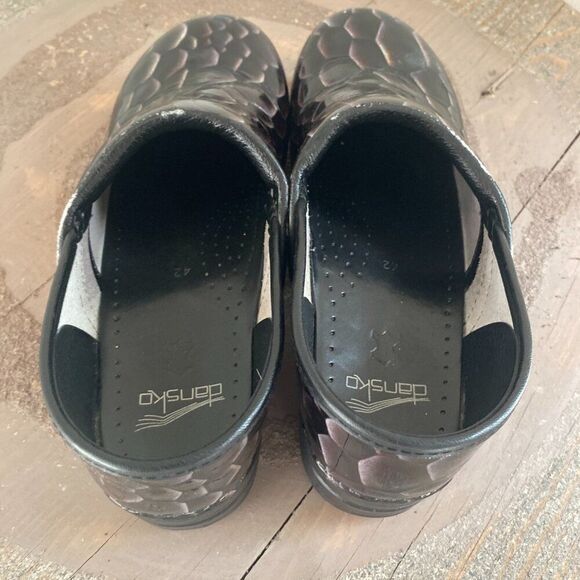 Dansko Snakeskin Patterned Professional Heeled Clogs EU 42 11.5/12 Black Work - Picture 6 of 7